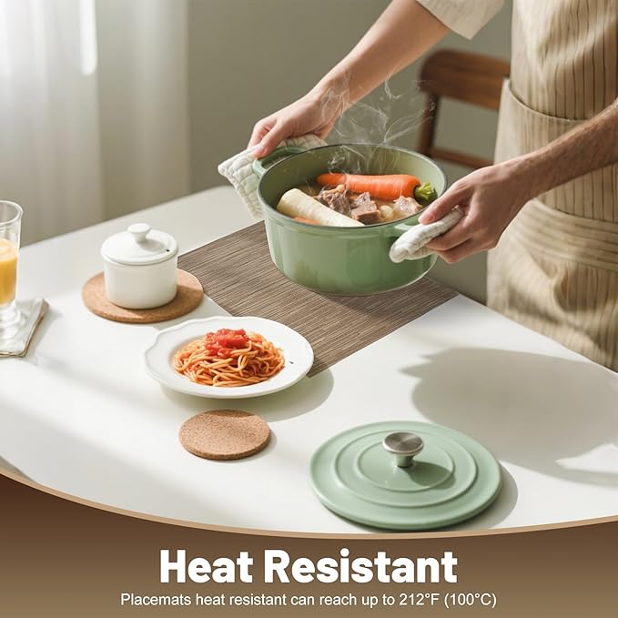 Placemats Set of 6，Non-Slip PVC Weave Table Mats Easy to Clean，Heat Resistant Place Mats for Kitchen Dining Table Decoration Indoor Outdoor，Light Brown