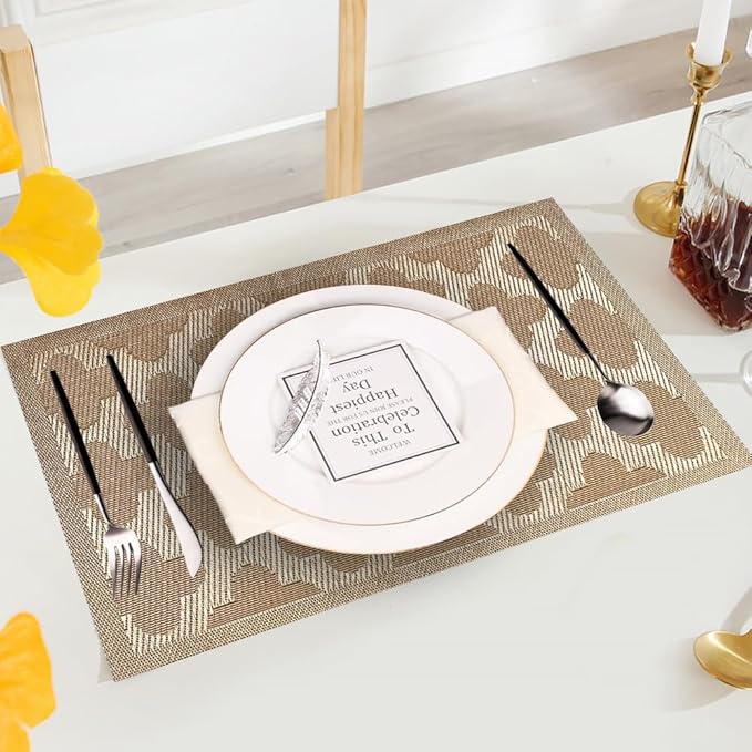 Vinyl Placemats Set of 4, Easy to Clean Plastic Washable Table Mats Heat-Resistant Placemats for Dinner Table (Gold)