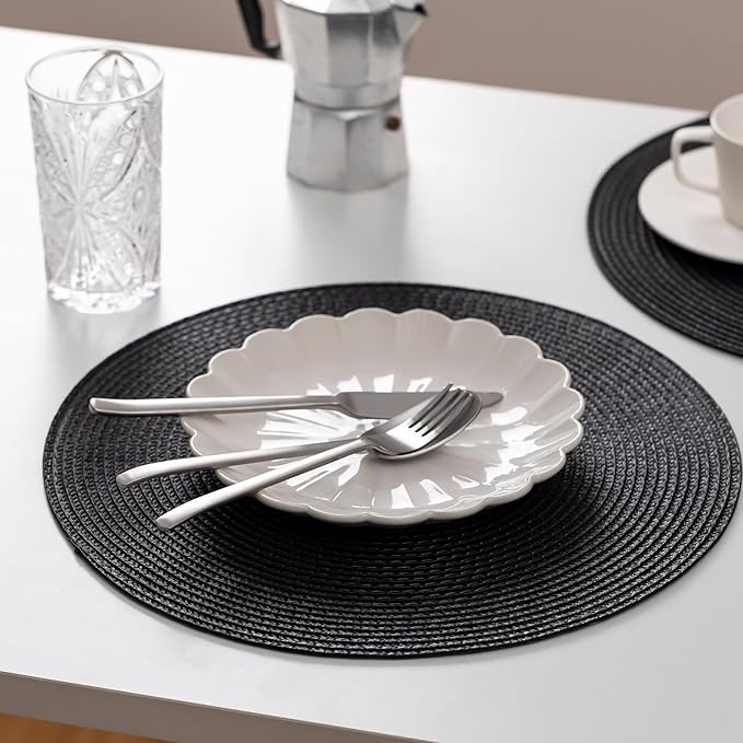 Round Placemats Set of 12 Plastic Woven Placemats Washable Wipeable Table Mats for Dining Table Heat Resistant Non-Slip Circle Place Mats (Black)