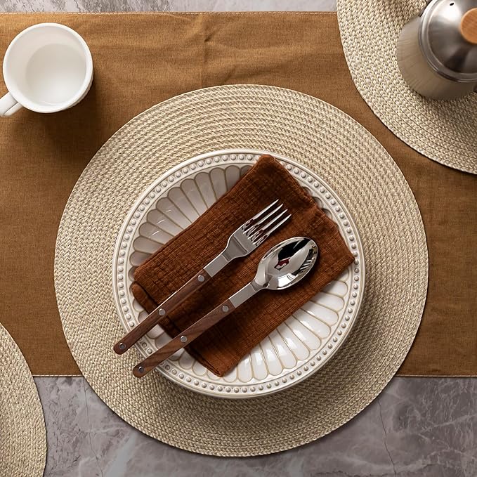 Round Placemats Set of 6 Plastic Woven Placemats Washable Wipeable Table Mats for Dining Table Heat Resistant Non-Slip Circle Place Mats (Beige-Brown)