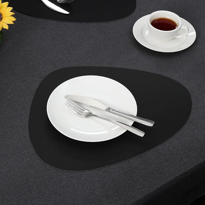 Placemats and Coasters, Washable Reversible Placemats Round Faux Leather Wipeable Place Mats Non Slip Heat Resistant Indoor Outdoor Table Mats (Set of 4, Black)